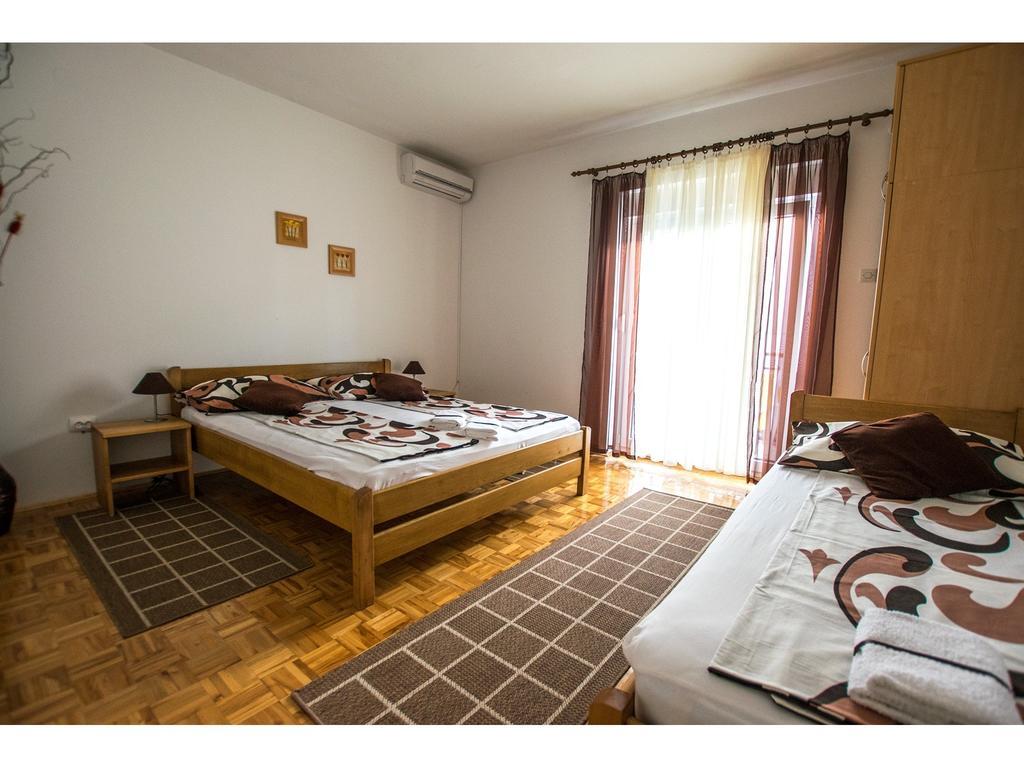 Apartments Troselj Starigrad Paklenica Εξωτερικό φωτογραφία
